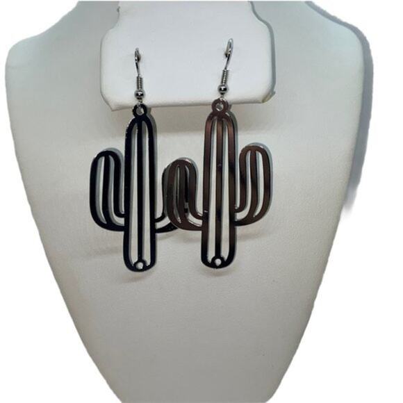 New NWT Silver-Tone Laser Cut Thin Metal Cactus Dangle Earrings - Picture 1 of 5